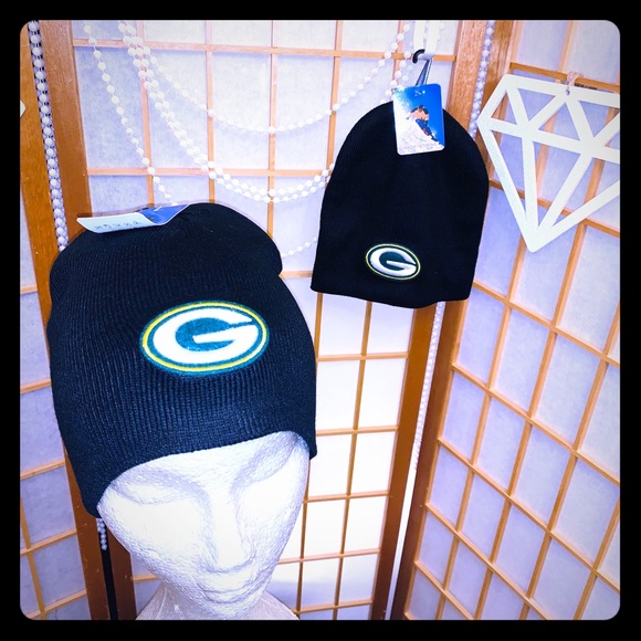 Other - BLACK UNISEX BEANIE WITH PACKER LOGO 🆕